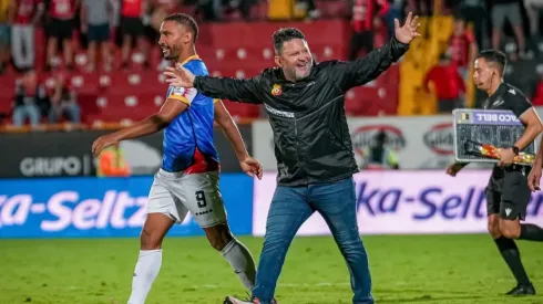 Jafet Soto tomó una determinación sobre Marcel Hernández. (Foto: Herediano)