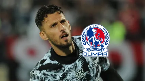 El portero uruguayo salió lesionado.