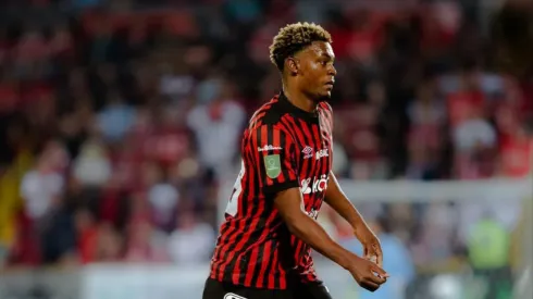 Rashir Parkins sufrió un duro golpe ante Olimpia. (Foto: LDA)