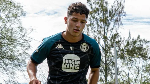 Warren Madrigal sorprende a Saprissa. (Foto: Saprissa)