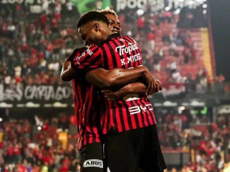 Alajuelense golpea a Saprissa ante el mundo