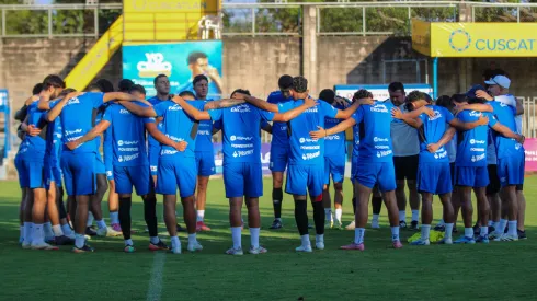 Los salvadoreños no se rinden en su lucha por estar en el Mundial