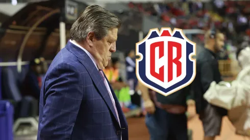 "Piojo" Herrera, cabizbajo, como en casi todo su ciclo al frente de La Sele.