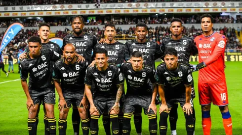 Jugador de Saprissa en problemas. (Foto: Saprissa)