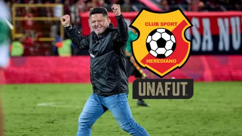 El técnico y directivo florense festeja con la última noticia.