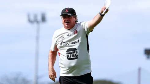 Alajuelense recibe una mala noticia. (Foto: LDA)