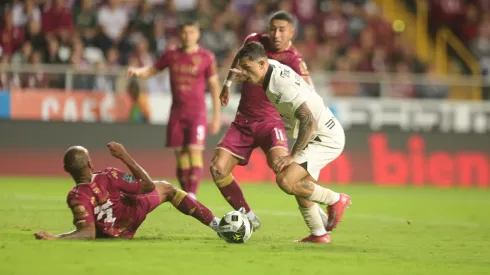 Alajuelense humilla a Saprissa. (Foto: La Nación)