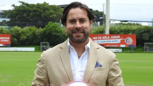 FIFA sorprendió al invitar a un personaje polémico de Costa Rica