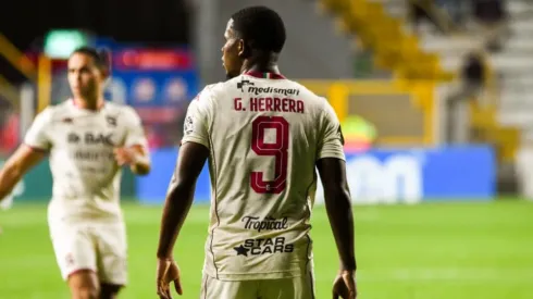 Gustavo Herrera podría seguir en Costa Rica.