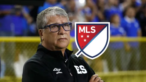 Bolillo Gómez recibe una noticia que sorprende a El Salvador desde Estados Unidos.