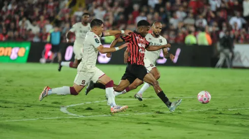 Alajuelense y Saprissa se enfrentan en la vuelta.