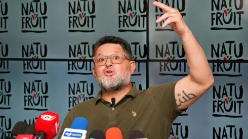 Jafet Soto recibe un duro revés.