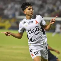 ¿Regresará a Alajuelense? El futuro de Leo Menjívar podría dar un giro inesperado tras no ser campeón en el Apertura 2025 de El Salvador