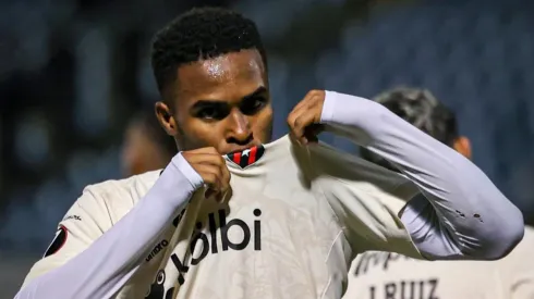 Kenyel Michel le envía un mensaje a los morados.