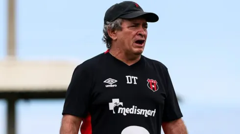 El DT recibe el mensaje que tanto esperaba.