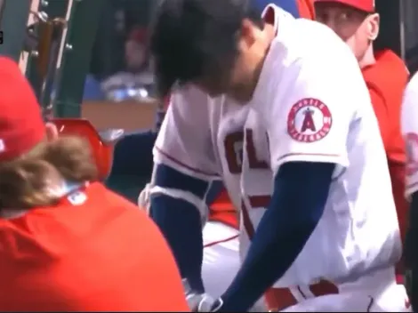 Video: Shohei Ohtani dándole primeros auxilios a su bat es lo mejor que verás