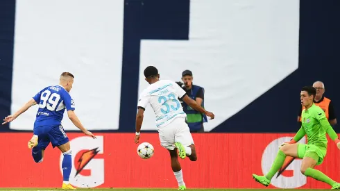 Mislav Orsic se aventó una joya para marcar el primer gol de la Champions League 2022/23. Fuente: Getty
