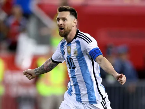 Portero argentino de tatúa el autógrafo de Messi