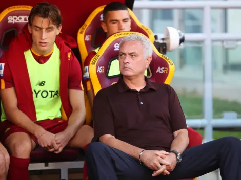 Mourinho y la peculiar forma en la que vio el partido de su equipo, la Roma | VIDEO