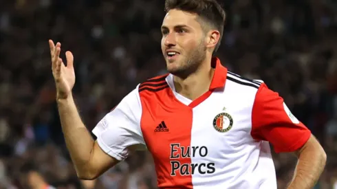 Fans exigen que Santi Giménez sea titular con el Feyenoord | Getty Images.
