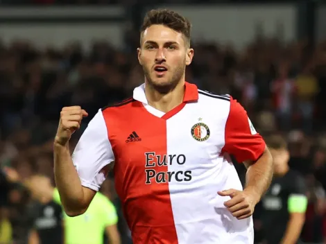 Santi Giménez y su remate de 'taquito' que levantó a todo el estadio del Feyenoord