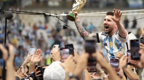 Messi sigue recibiendo tributos
