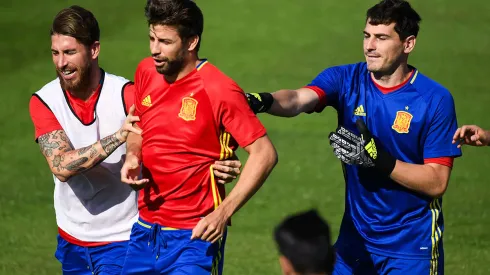 | Ramos, Piqué y Casillas como seleccionados en 2016. 
