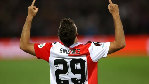 Santi Giménez festeja uno de sus goles en el Feyenoord-Getty Images
