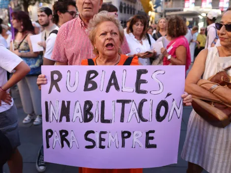 Feministas marchan en Madrid contra Rubiales