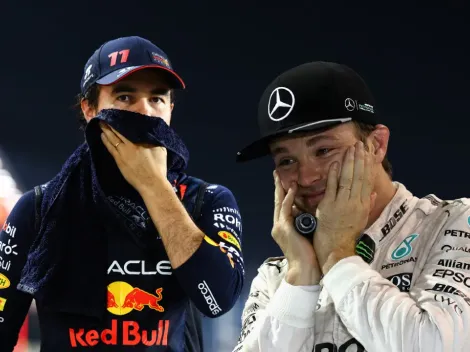 Nico Rosberg atiende a Checo Pérez previo al GP de Estados Unidos 2023