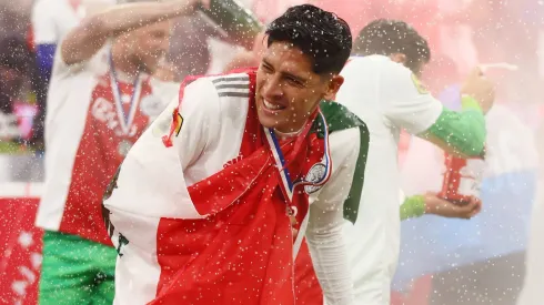 El Ajax quiere seguir homenajeando al Machín – Getty Images
