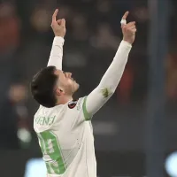 Santiago Giménez marca POLÉMICO GOL ante la Roma en la Europa League ¡así fue!  VIDEO