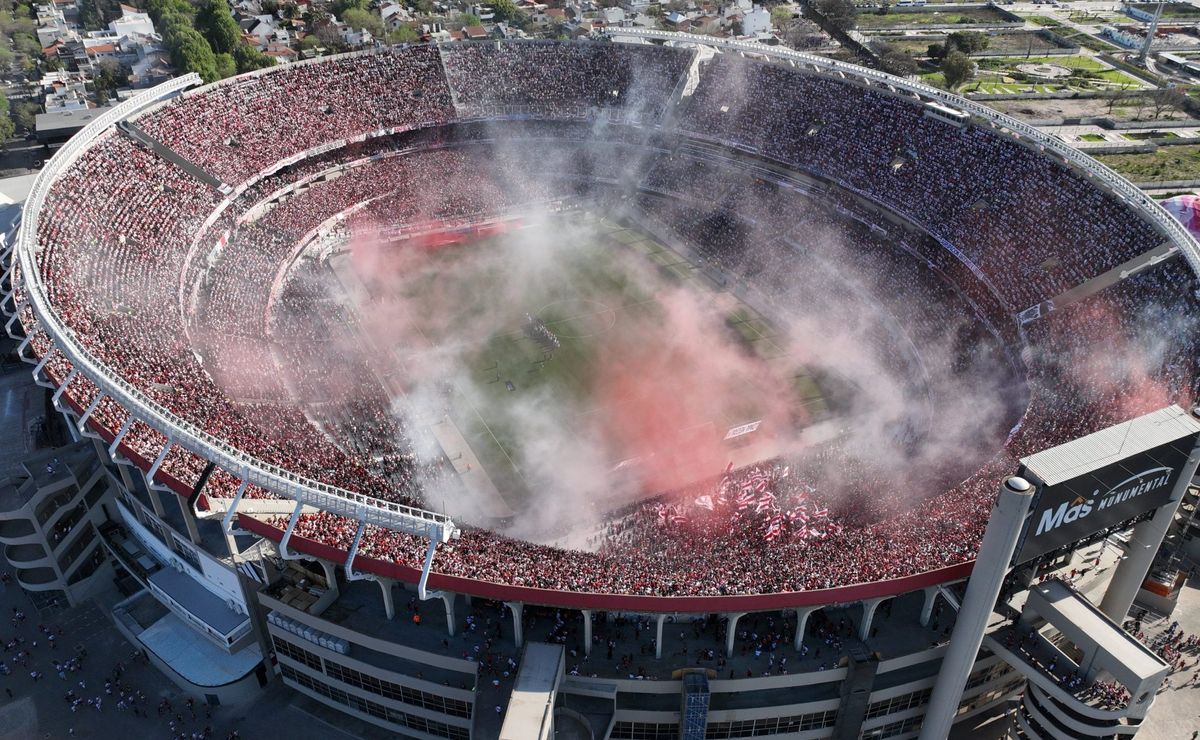 El hermoso guiño histórico en la pantalla del Monumental - La Página Millonaria