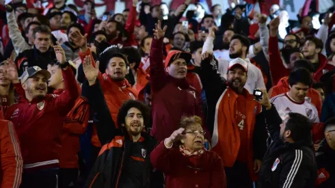 Los hinchas de River se preparan para el duelo ante San Lorenzo.