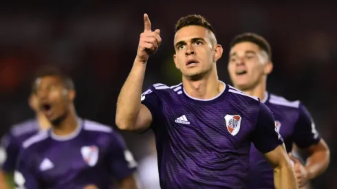 Rafael Borré definió de manera sutil ante el arquero Moyano.