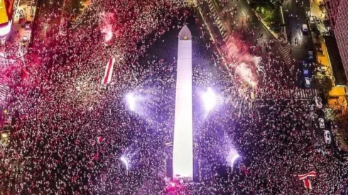 La República Argentina se vistió de rojo y blanco para festejar.