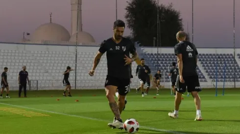 Scocco trabaja con pelota en uno de los entrenamientos de River.