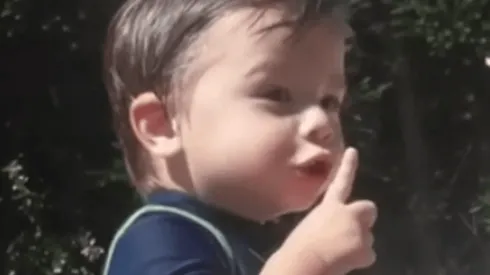 Ahora, al hijo del Chino lo filmaron pidiendo un minuto de silencio para Boca.