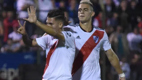 Juanfer celebra el 1-0 de River ante Nacional.