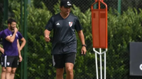 El plantel se entrena bajo la atenta mirada de Gallardo.