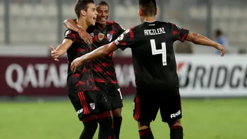 Ferreira metió un golazo y los hinchas deliraron en las redes sociales.