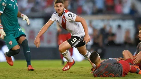 Julián Álvarez luego de convertirle a Independiente en el Monumental.
