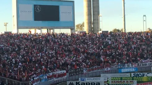 Tres sectores están ocupados por la gente de River: la cabecera del tablero y la mitad de cada platea. (FOTO: BaFilm)