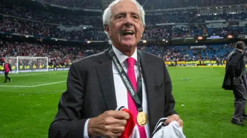D'Onofrio celebrando la Libertadores en el estadio Santiago Bernabéu, Madrid.