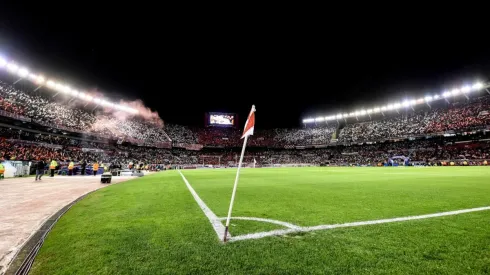 Entre ellos, se puede observar el imponente estadio Antonio Vespucio Liberti.