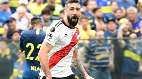 Pratto celebrando el gol que le hizo a Boca luego de que River sacara del medio.