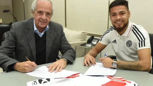 El defensor chileno puso el gancho por tres temporadas.