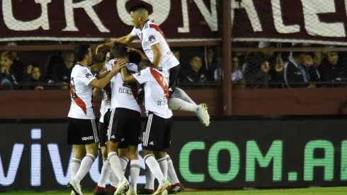 River aplastó a Lanús en el último cruce.