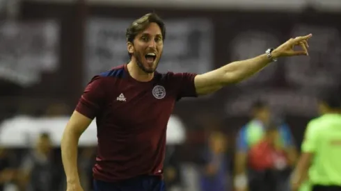 Zubeldía, DT de Lanús, palpitó el choque con River.