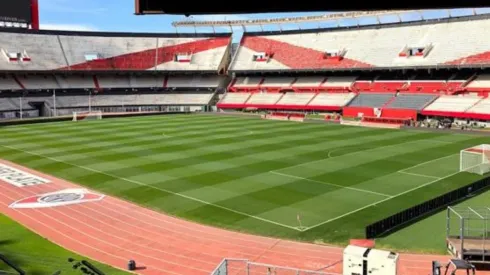 Bajo la tierra se colocaron cuatro sensores de medición que brindan información sobre el estado del campo